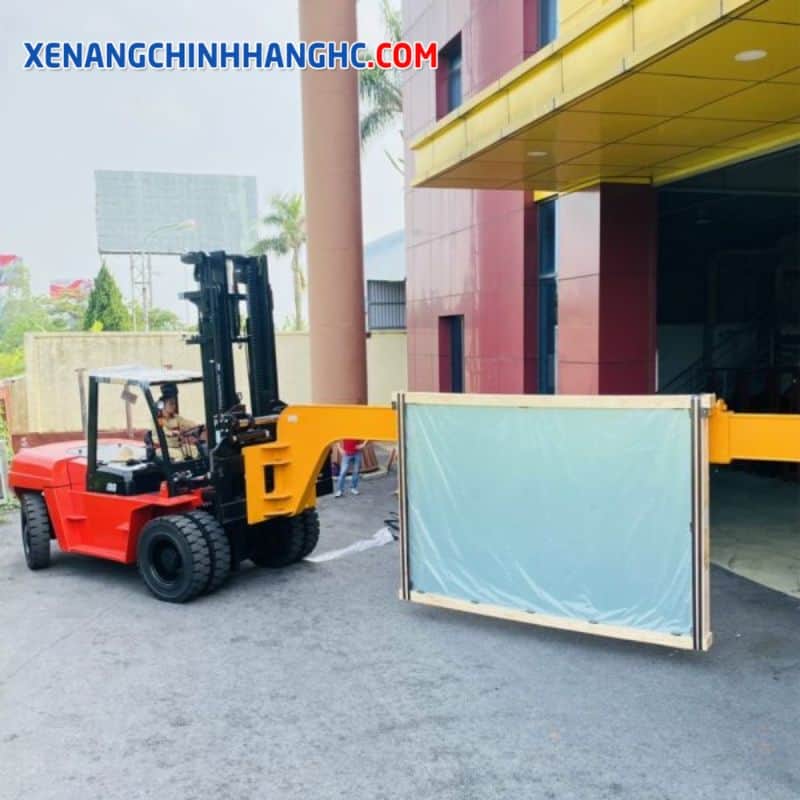 xe nâng gắp kính