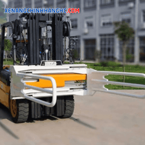 xe nâng kẹp mút xốp