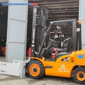 Xe nâng kẹp vuông