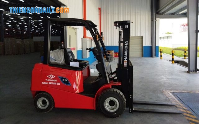 Xe nâng hàng bằng điện