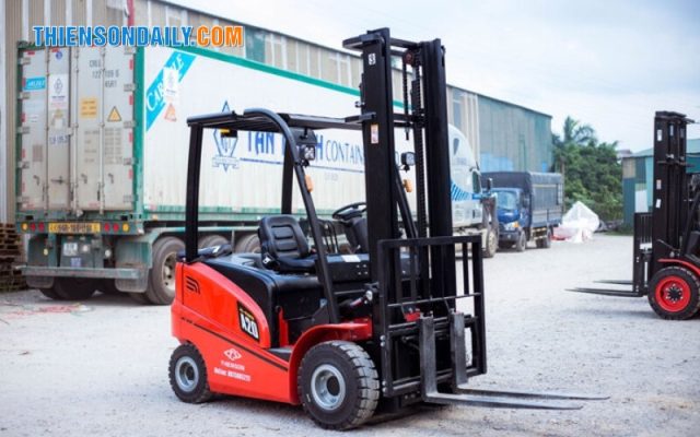 Xe nâng hàng bằng điện