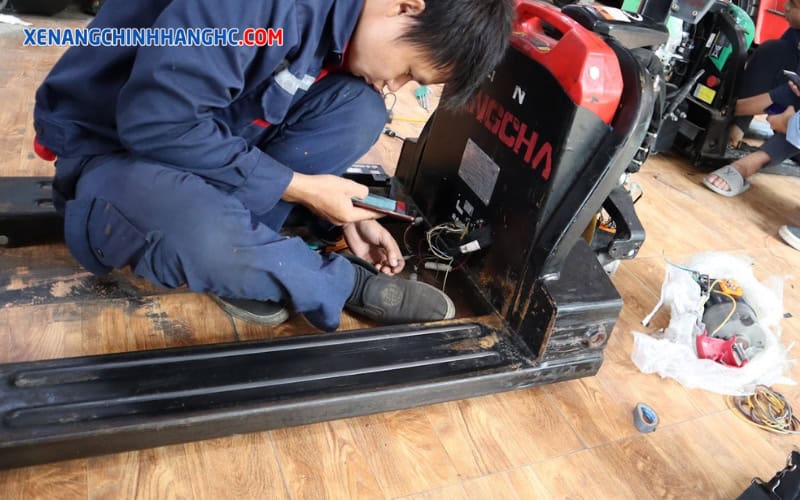 sửa chữa xe nâng tại TPHCM