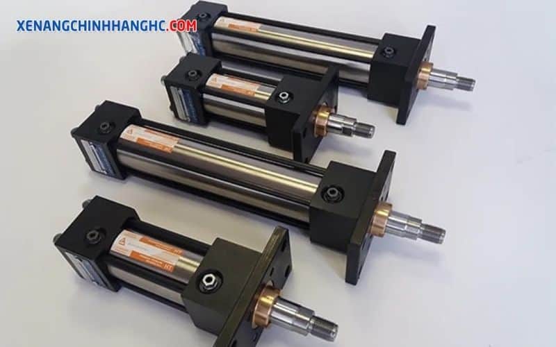 xe nâng bị tụt càng
