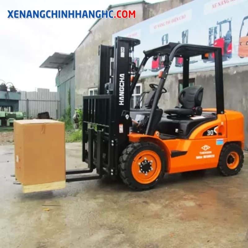 Xe nâng chui container
