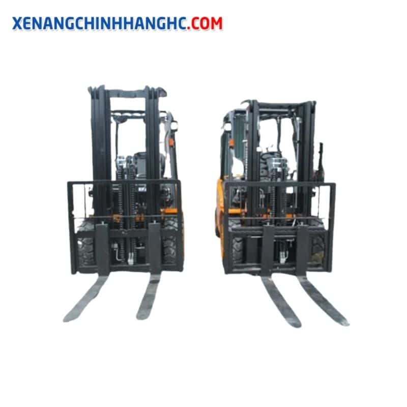 Xe nâng chui container