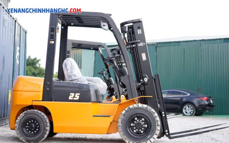 Xe nâng đối trọng