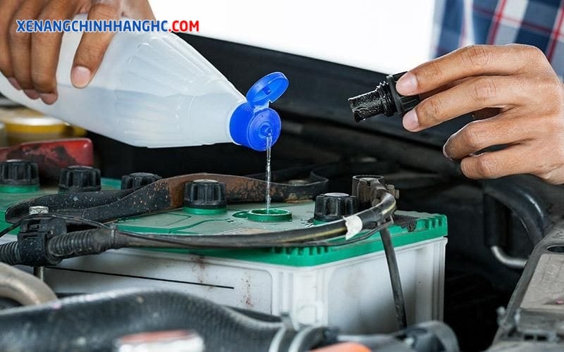 Nước cất châm bình ắc quy
